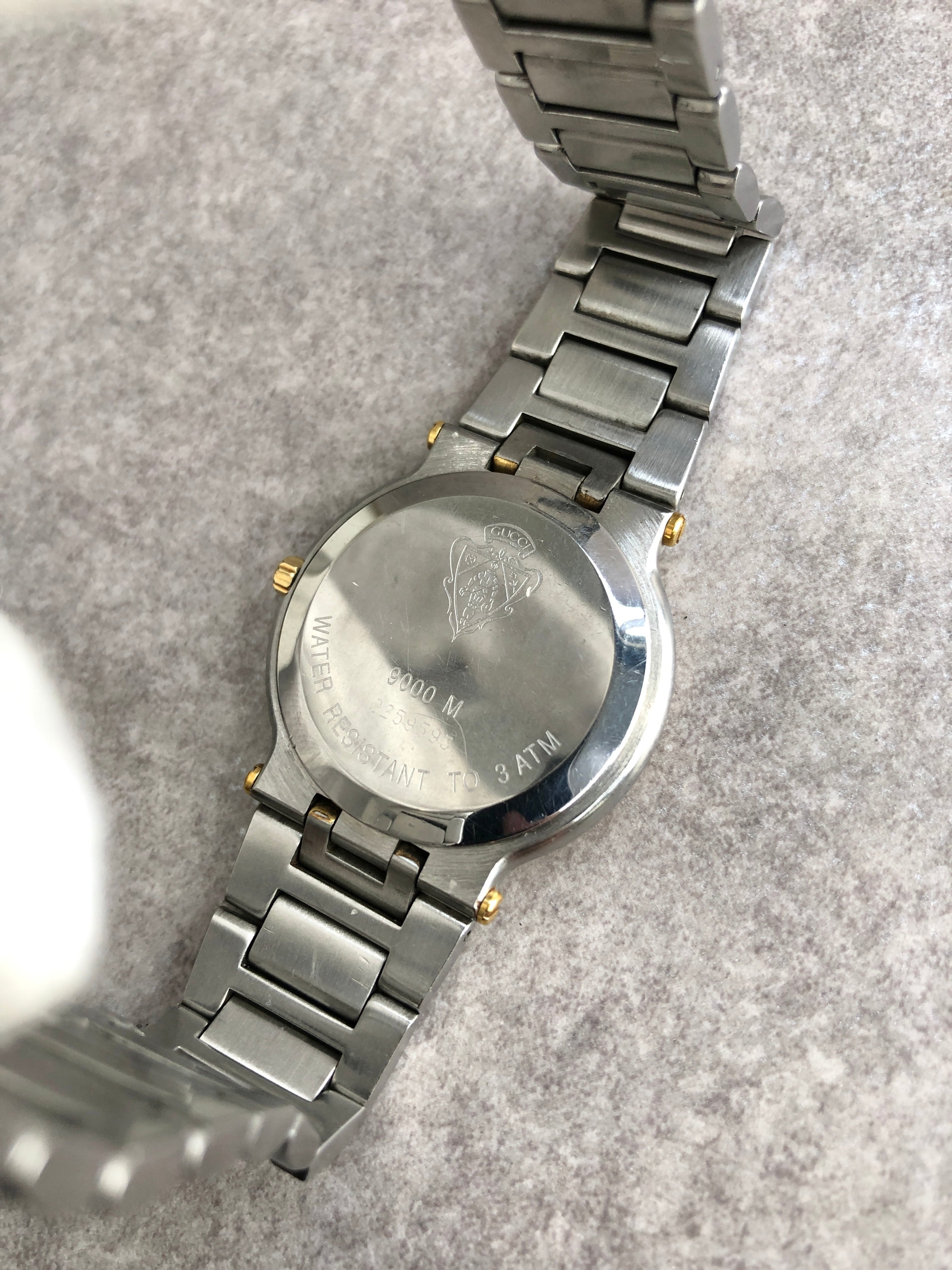GUCCI グッチ 腕時計 シルバー×ゴールド ロゴ ステンレススチール