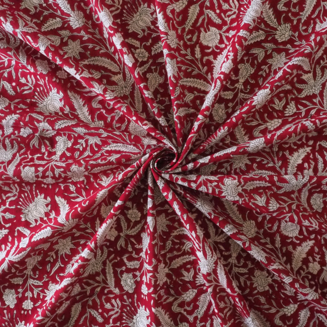 ブロックプリント生地【50cm単位】インド綿  花柄 赤×白 #59534-RD1