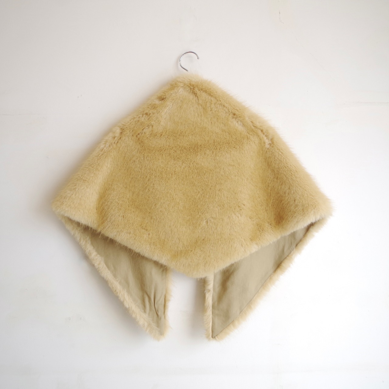 LOEFF  Fur Reversible Triangle Scarf