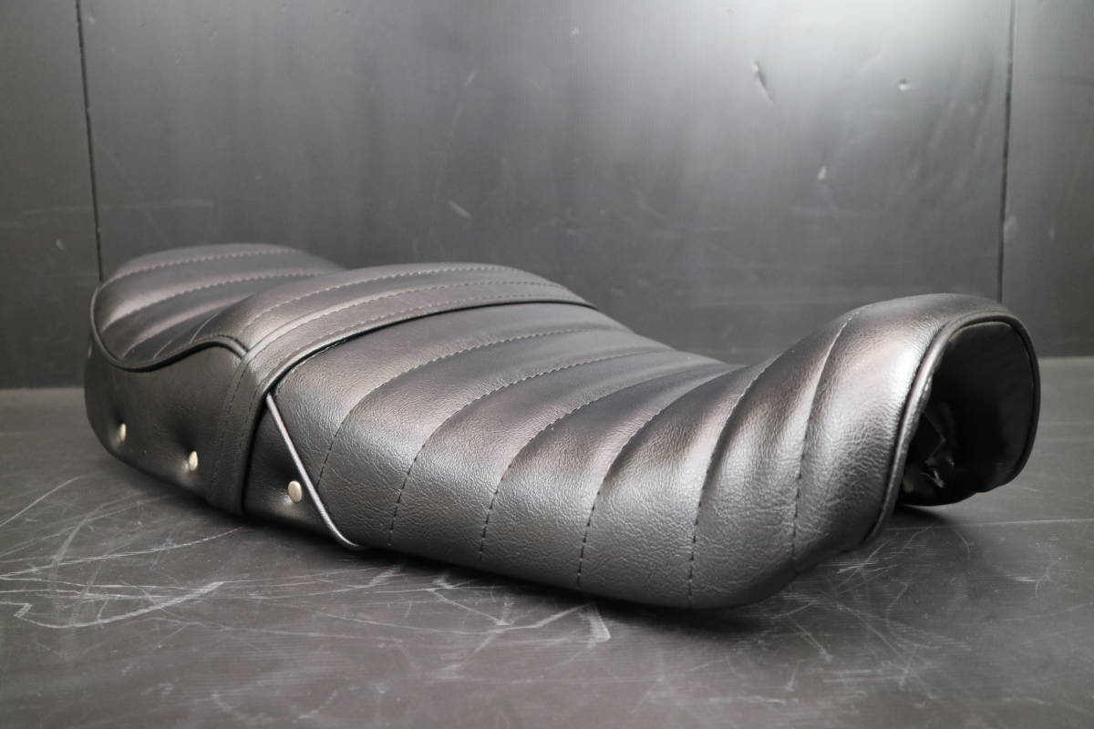 ジェイド タックロール シート 黒 皮 ボタン / JADE250 MC23 鋲 