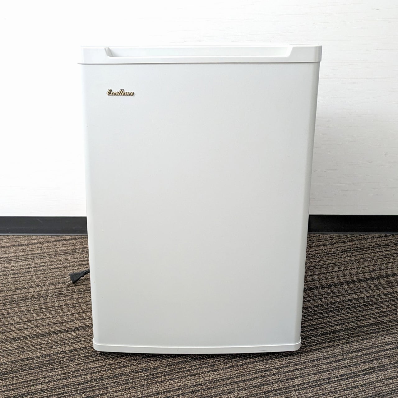 【中古】エクセレンス小型冷蔵庫 40L 2022年式2510311826 3f24603296397b664fc888cf98bdc0