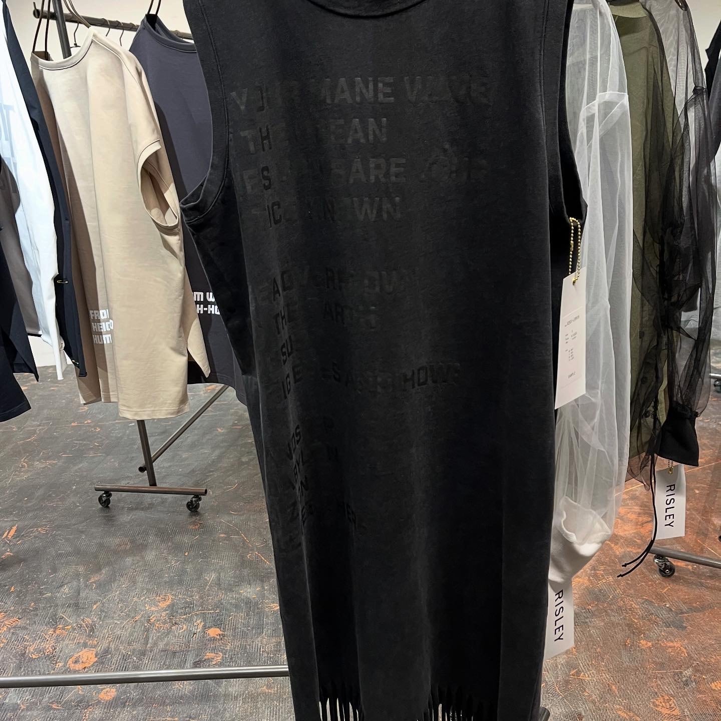 RISLEY ブラック ワンピース リズレイ RISLEY risley ロゴワンピース | Sister by ParisLagar