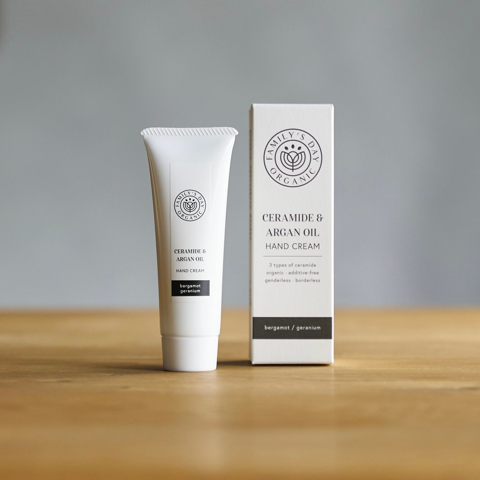 セラミドハンドクリーム 50g ギフトボックス入り | FAMILY'S DAY ORGANIC