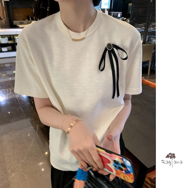 リボンブローチ付き 半袖Tシャツ Y 10831