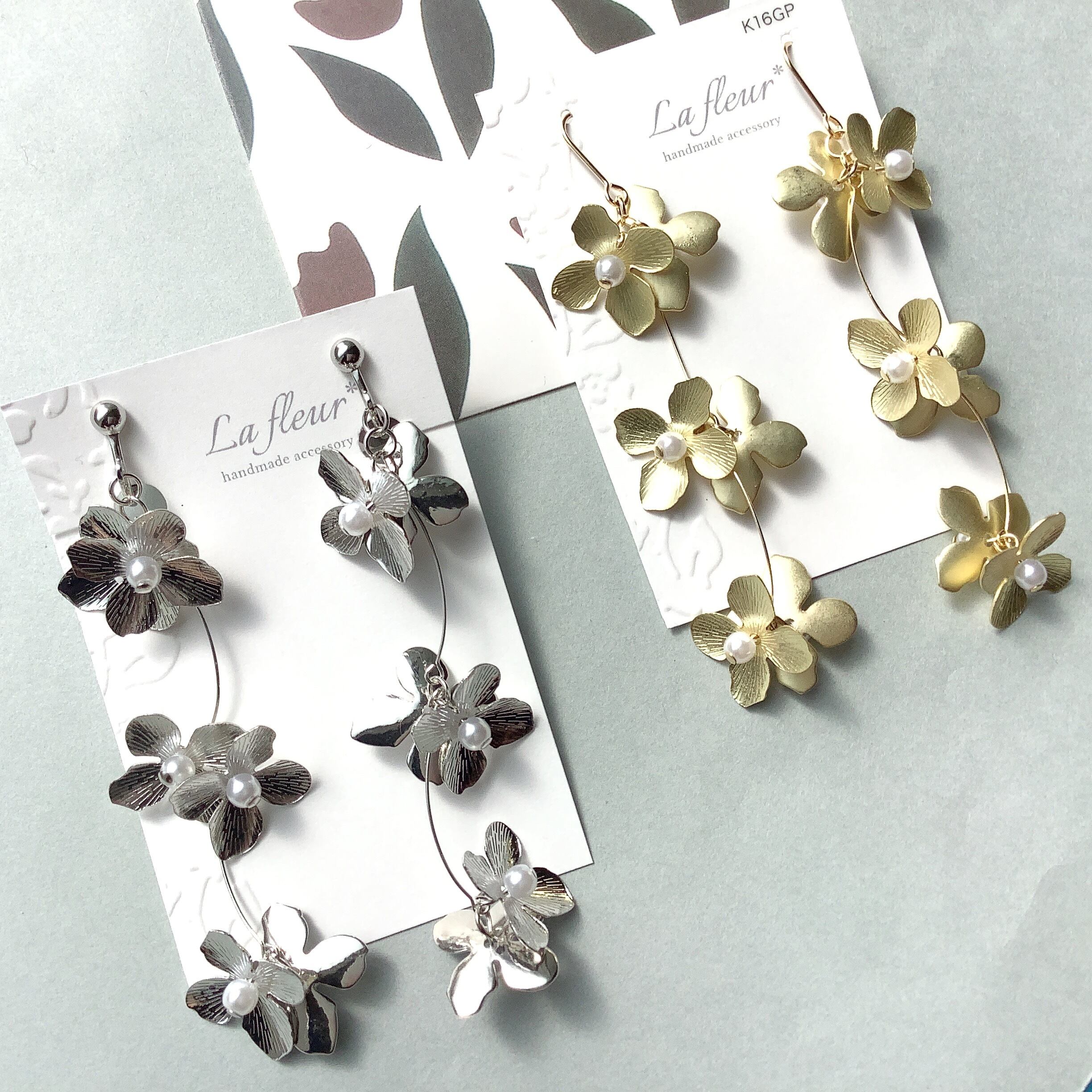 【3万】WGK14エルサカエ　フラワー　モチーフ ピアス 3万】エルサカエフラワーモチーフ ピアス