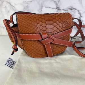 【最終処分SALE】 LOEWEロエベゲートミニ クロコ ショルダーバッグ オレンジ A-7644