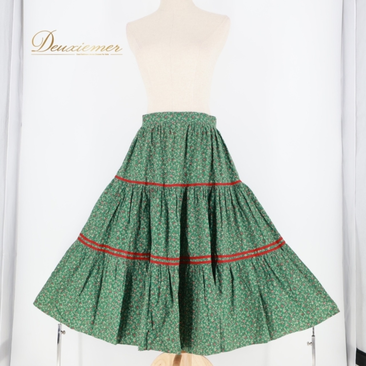 フォークダンス 衣装 スカート グリーン系 花柄 小花柄 緑 赤 チロリアン チロルスカート カントリー かわいい 華やか ふんわり ダンス衣装 イベント ステージ 練習 レッスン レッド系
