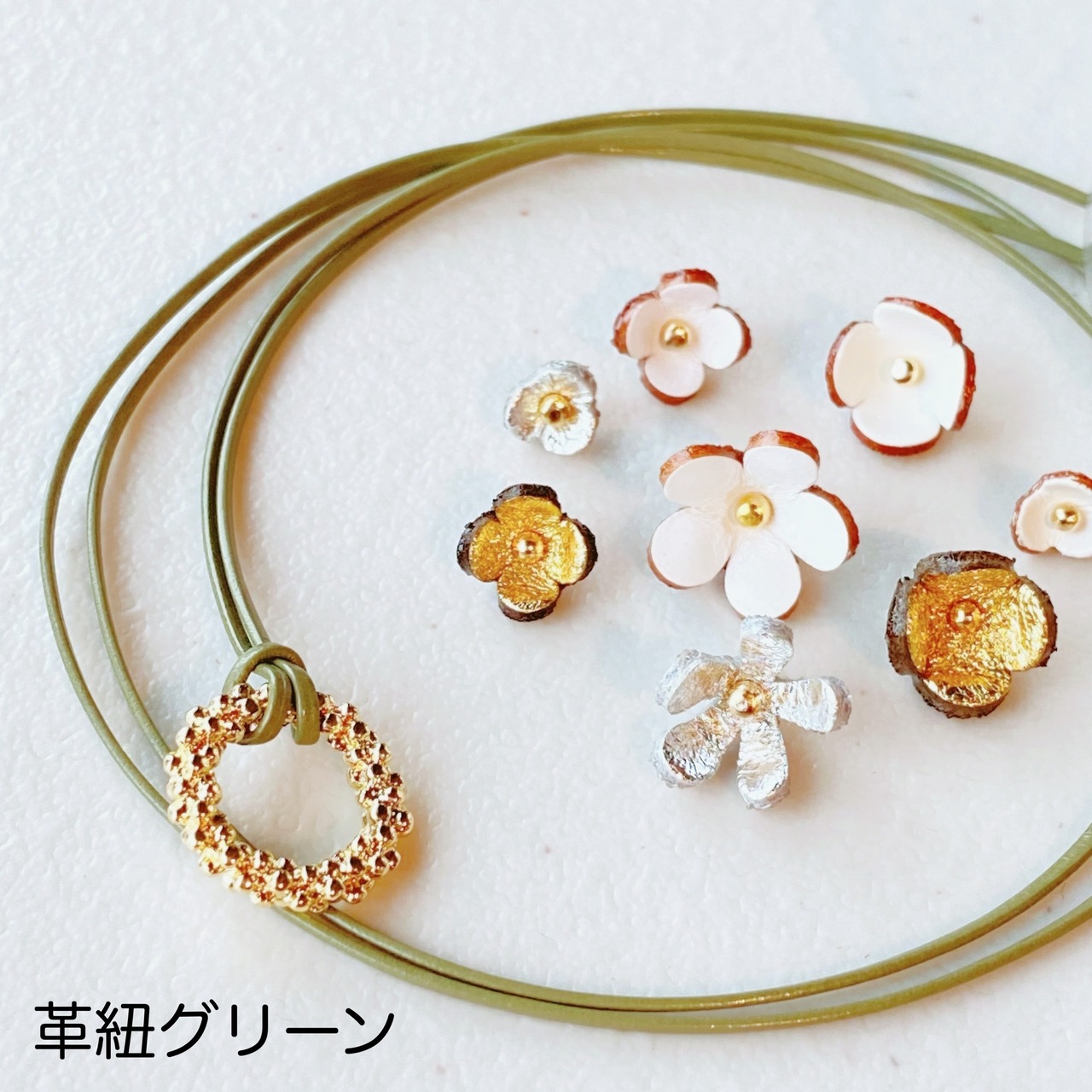 【完成品】プチフラワーメガネホルダーネックレス（花色ホワイトゴールドカラー） - 7