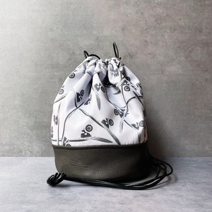 丸底レザー スケボー柄   エフェクトバッグ 巾着 底 床革 牛革 紐 斜め掛けバッグ ポシェット サブバッグ トラ柄 タイガー お揃い