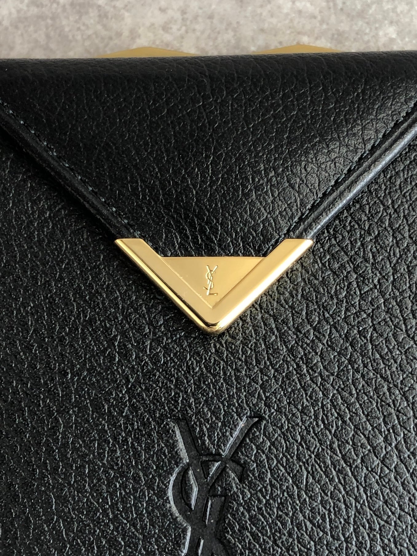 Yves Saint Laurent イヴ・サンローラン 財布 ブラック YSL レザー 二