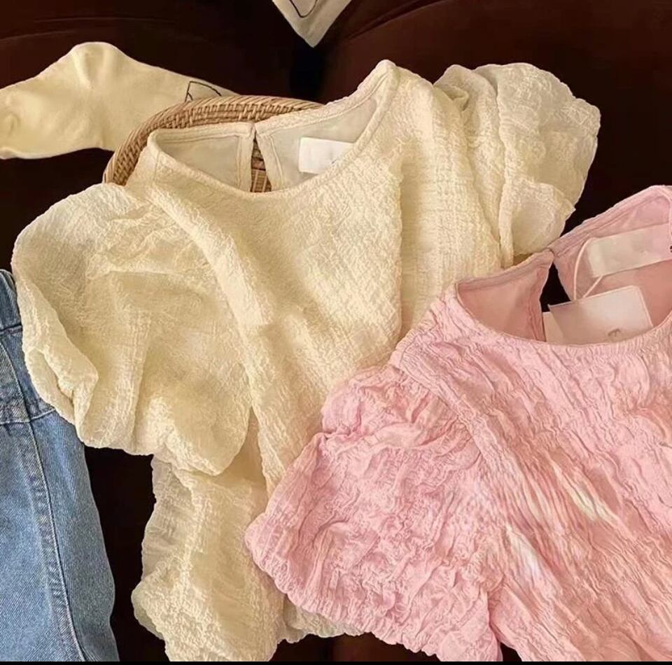 ぽわん袖ふわふわTシャツ•••••••••海外子供服 韓国 撮影 フォト キッズ ブラウス 夏