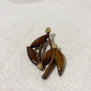 【ao11】草花のおはなしブローチ