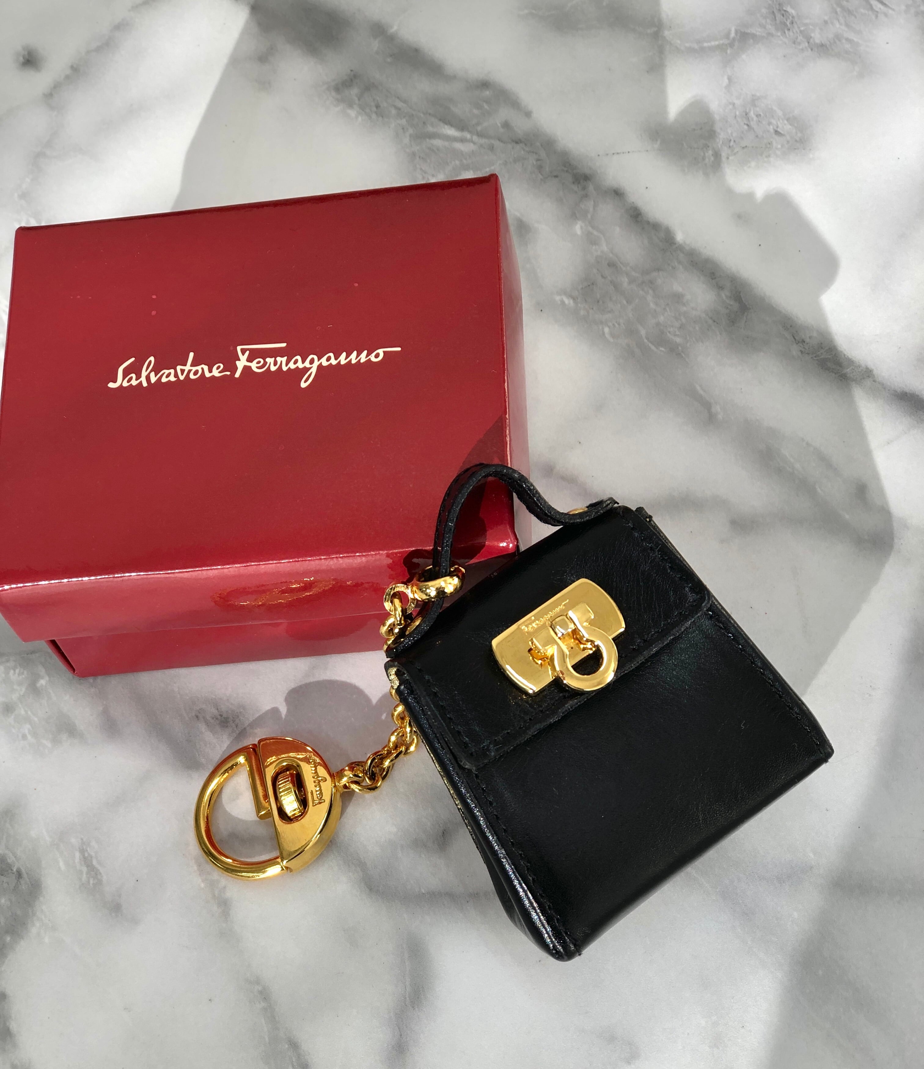 Salvatore Ferragamo フェラガモ レザーキーホルダーチャーム ...