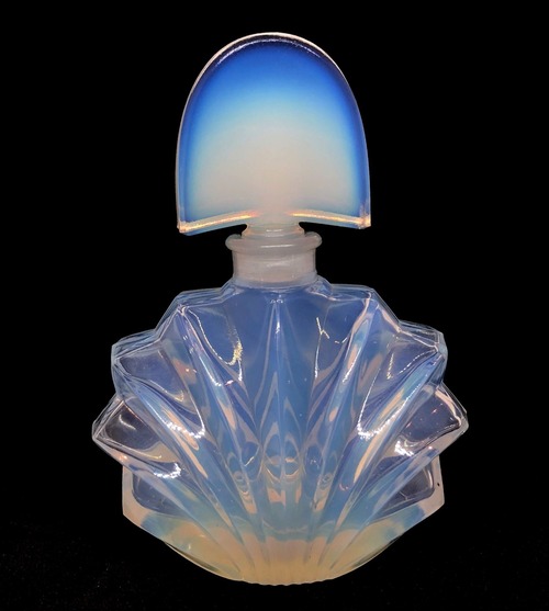 オパールセントガラスの香水瓶（アールデコ）
