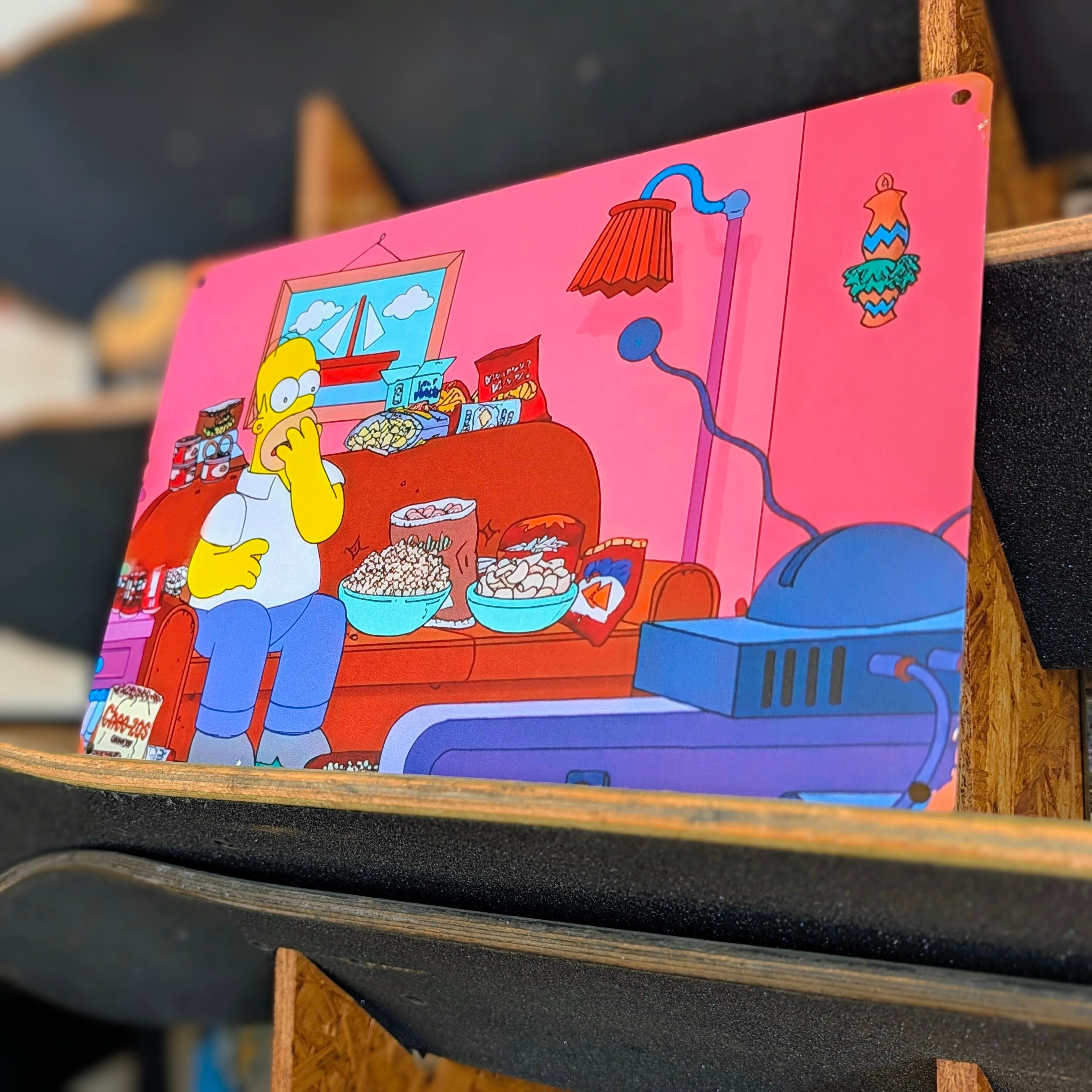 送料無料！ちょうどいいブリキ看板【 The Simpsons （ シンプソンズ ）】『 ホーマー幸せお菓子フォーメーション(笑) 』 METAL SIGN / メタルサイン / ブリキ看板 / サインボード / ビンテージ加工 〚アメリカン雑貨 アメトイ〛