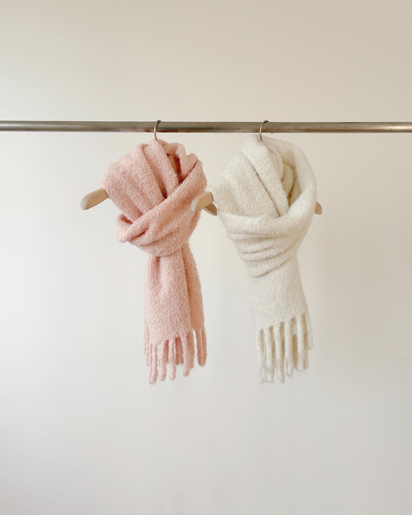 (予約)ounce / Fluffy alpaca wool boucle muffler / 2color