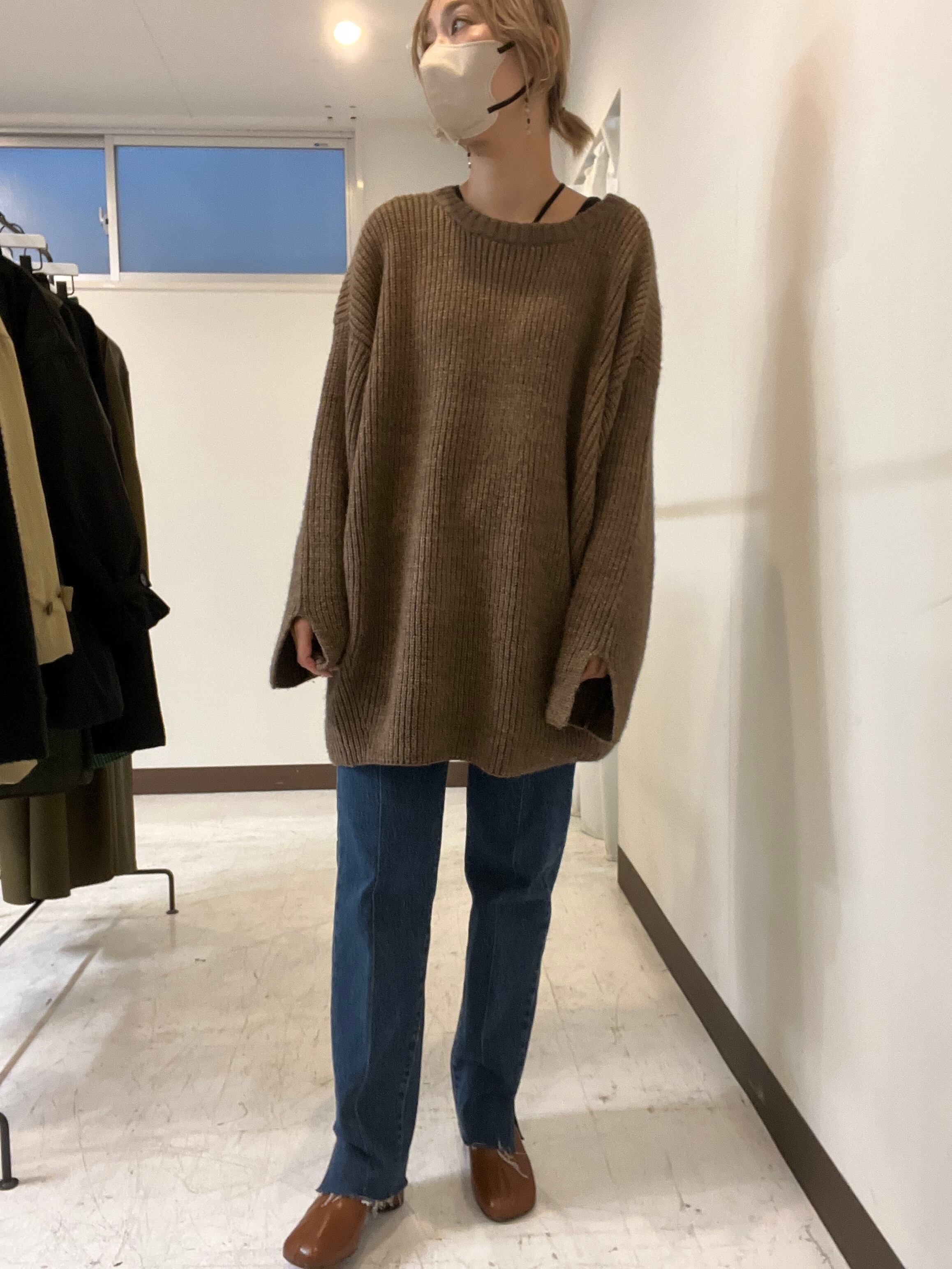 【CHIGNON】バックフォルムニットPO