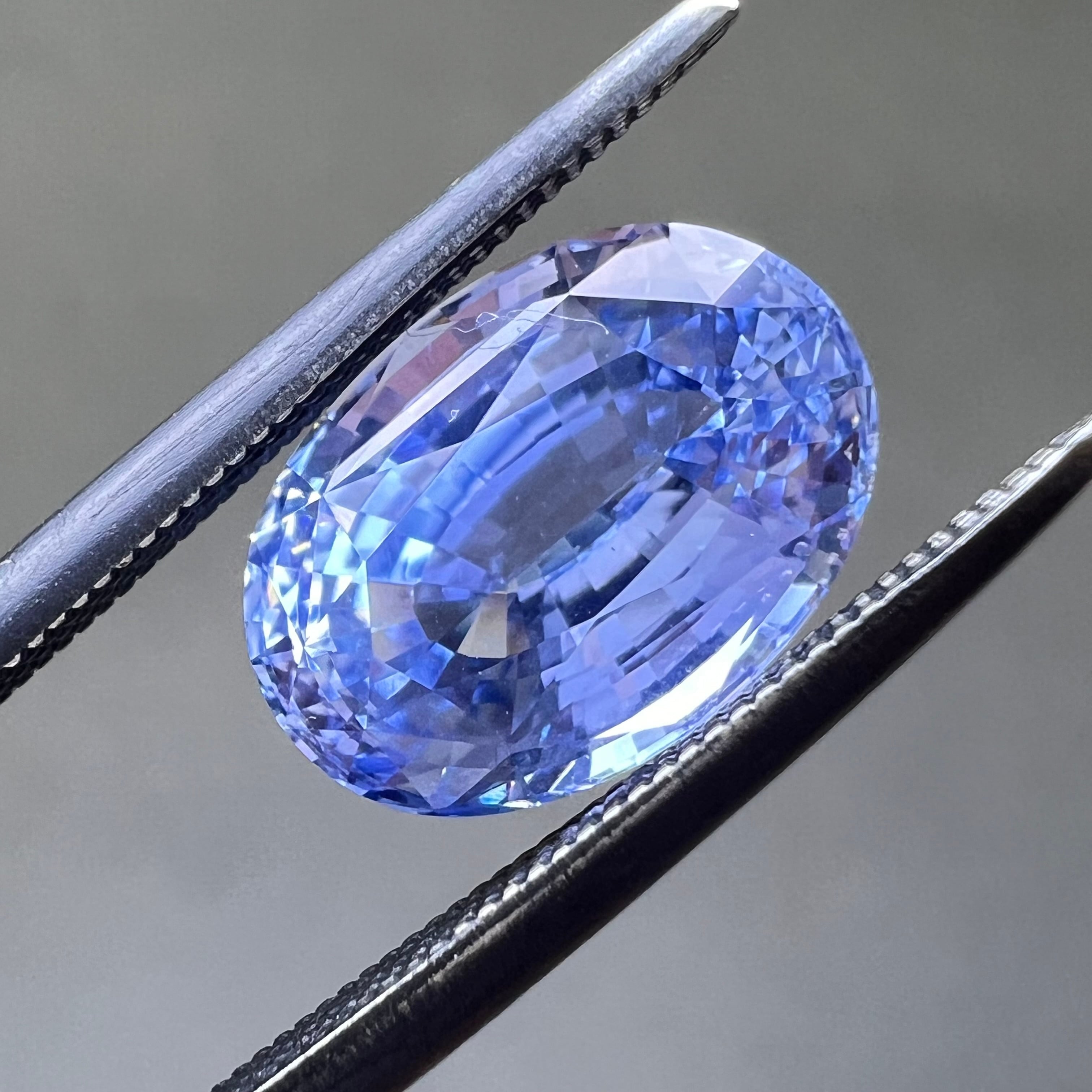日独鑑別】非加熱サファイア 4.712ct 11.34mm×8.05mm オーバルカット  