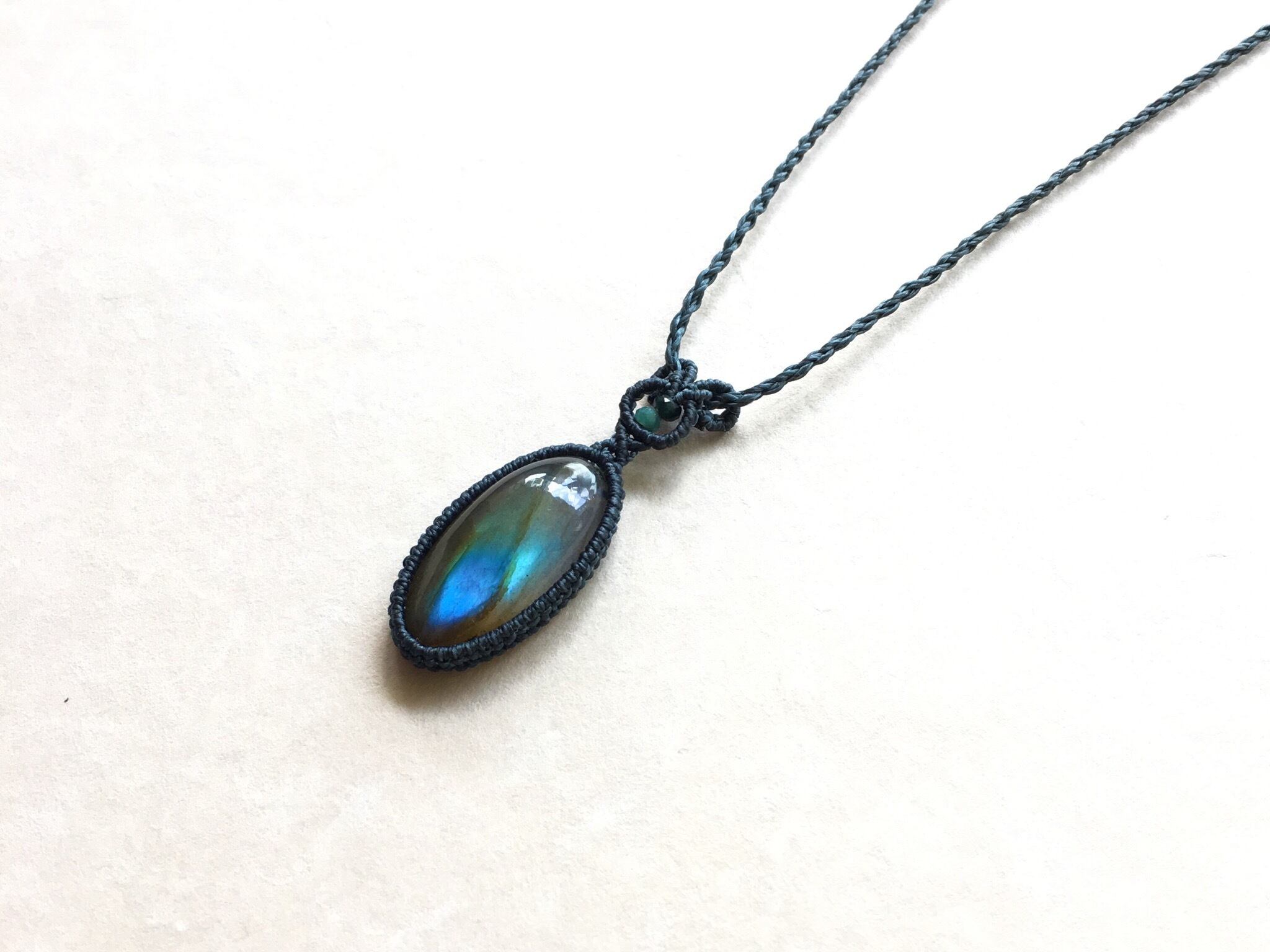 ラブラドライト macramé necklace