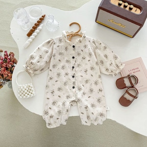 【秋作】花柄フリル襟オールインワン