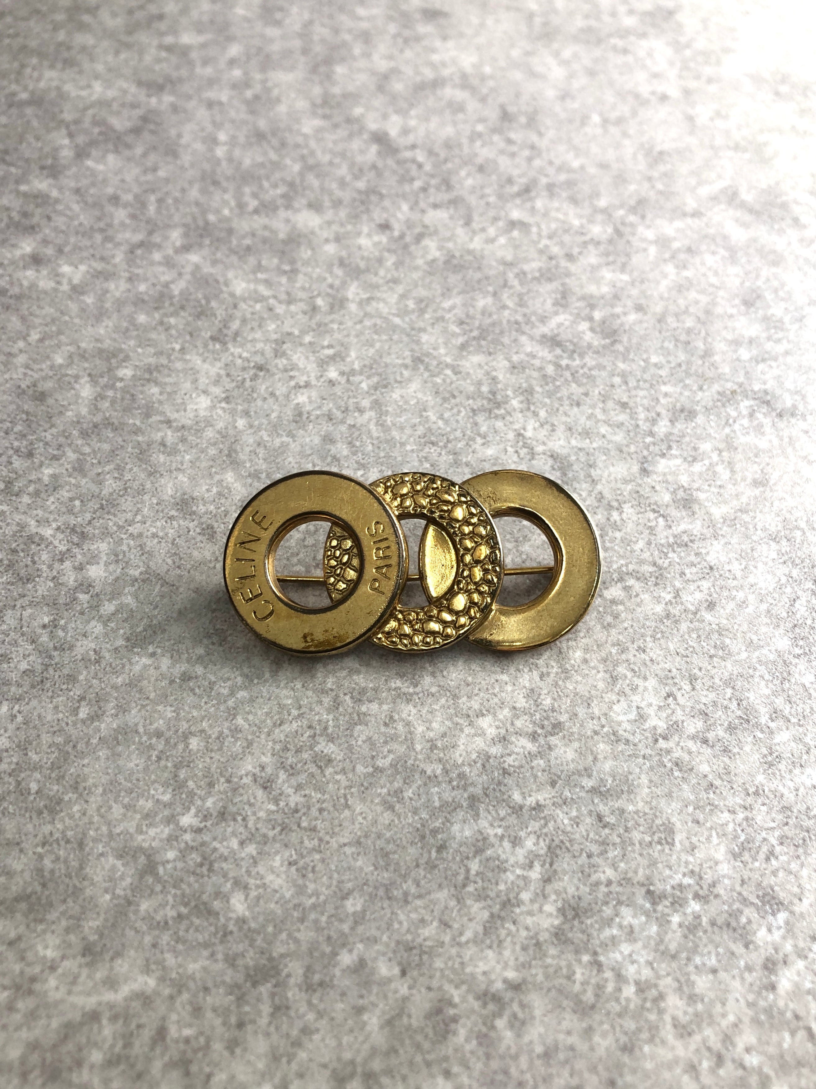 CELINE セリーヌ ブローチ ゴールド ロゴサークル vintage ヴィンテージ オールド zdjjws