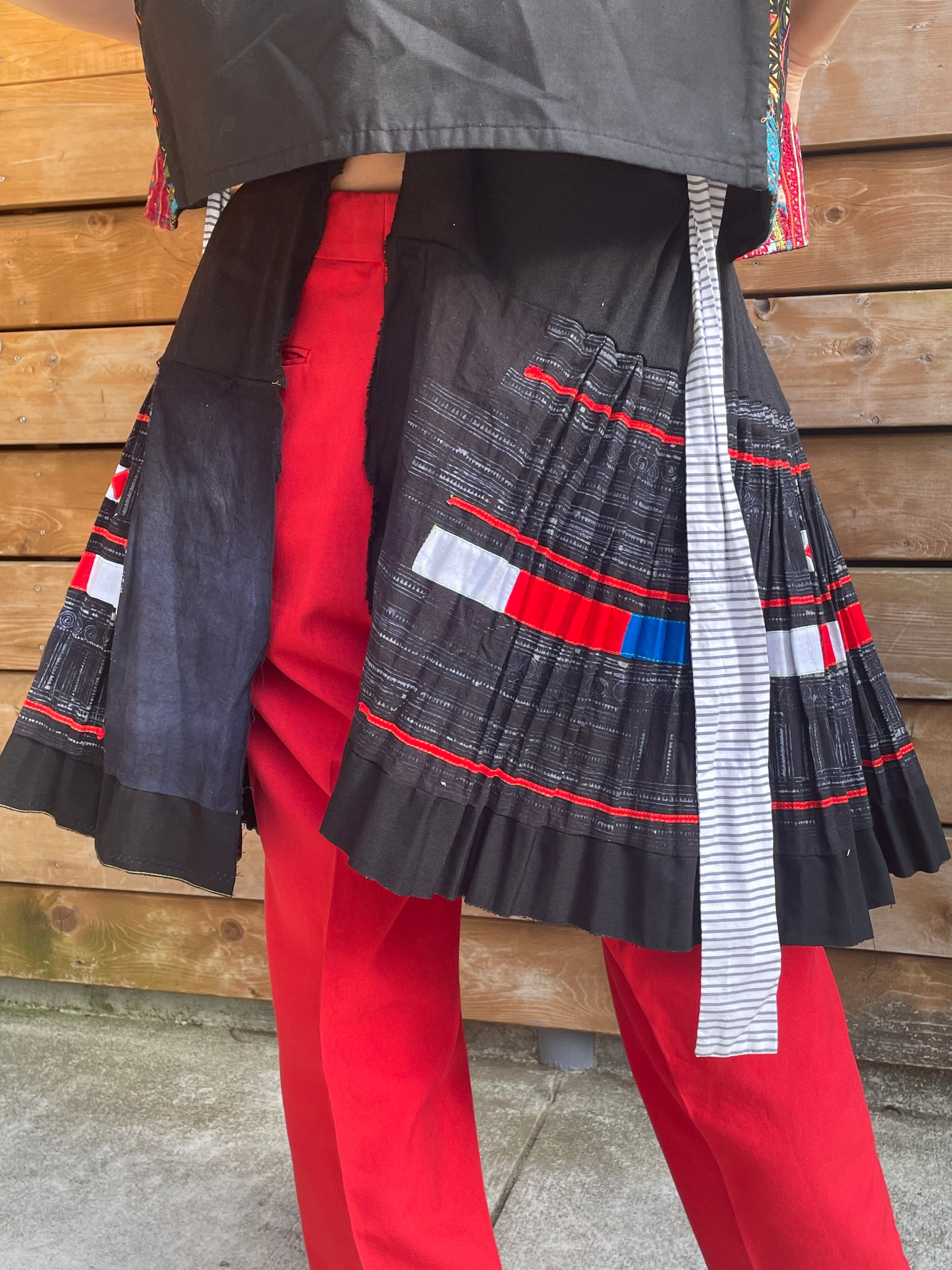 vintage Hmong batik Wrap skirt ヴィンテージ モン族 バティック
