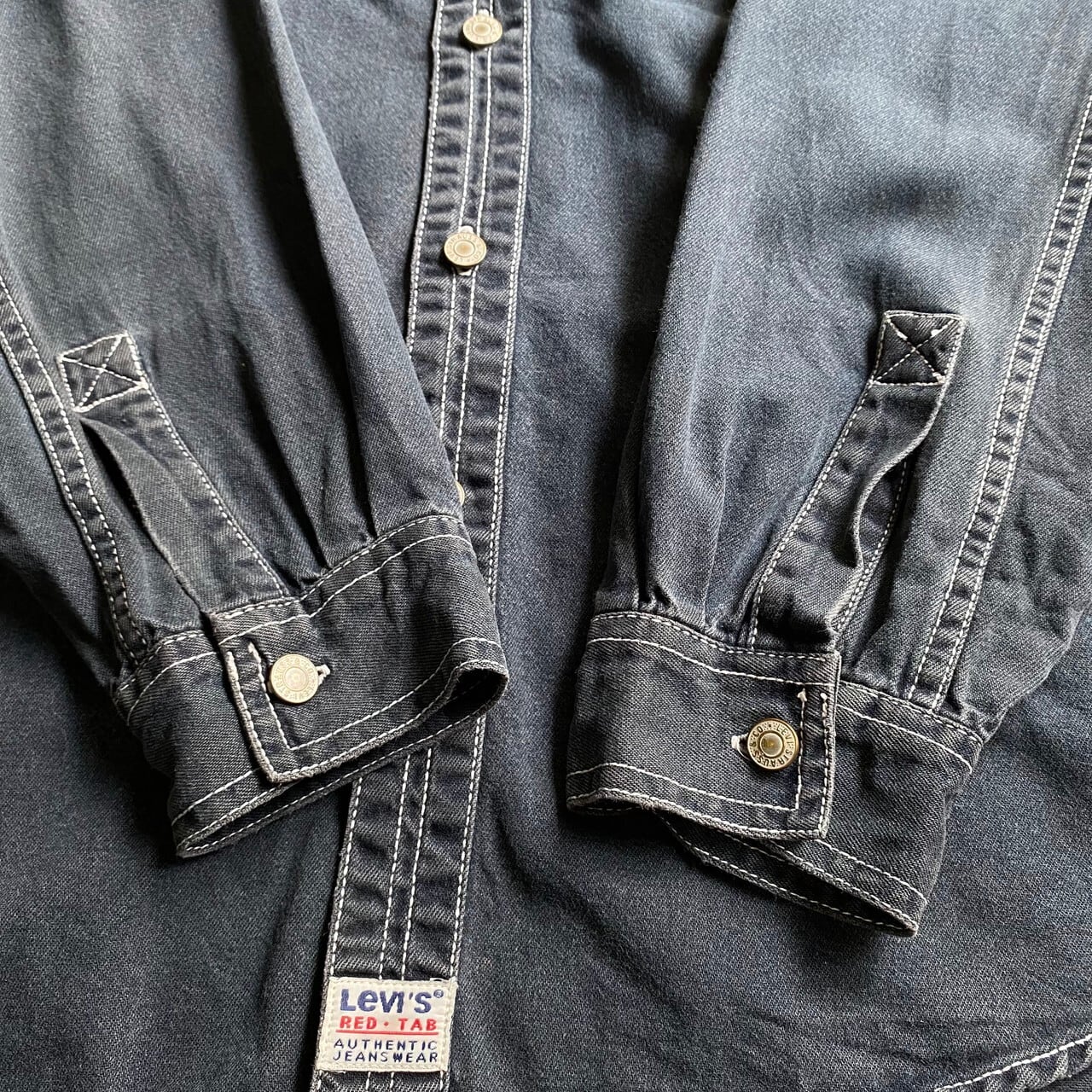 90年代 Levi's リーバイス RED TAB 長袖 ホワイトステッチ ブラックデニムシャツ メンズXL相当 古着 90s ビンテージ  ヴィンテージ チャコールブラック 墨黒【長袖シャツ】 | cave 古着屋【公式】古着通販サイト