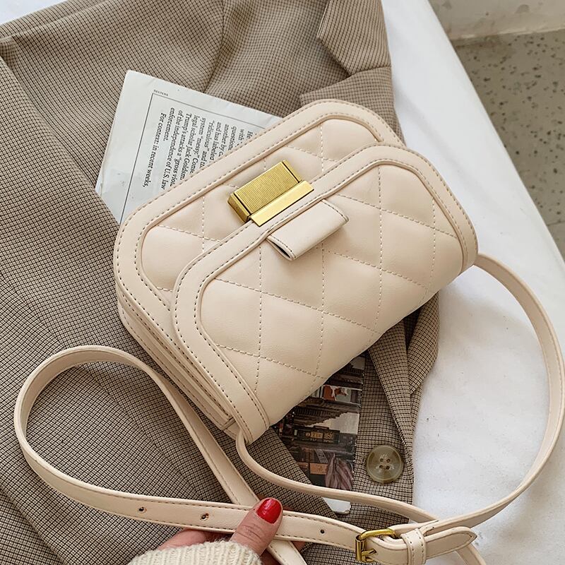 ウィンタースタイルレッド 冬物 クロスボディ スクウェア 手作りハンドバック24077512792