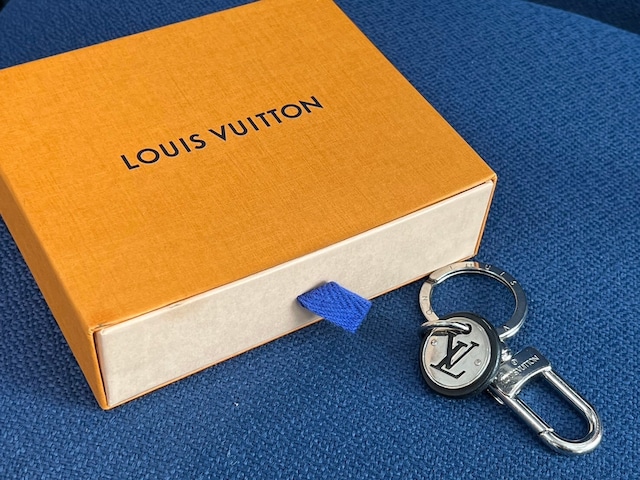 LOUIS VUITTON CIRCLE KEYHOLDER 27181