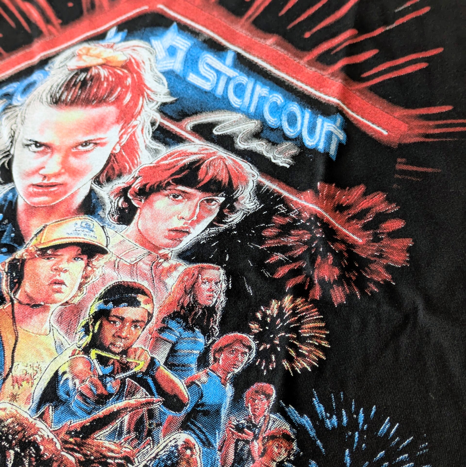 【 Stranger Things / ストレンジャーシングス 】『 ONE SUMMER CAN CHANGE EVERYTHING. 』 Tシャツ / ストレンジャーシングス Season3〚アメリカン雑貨 アメトイ〛