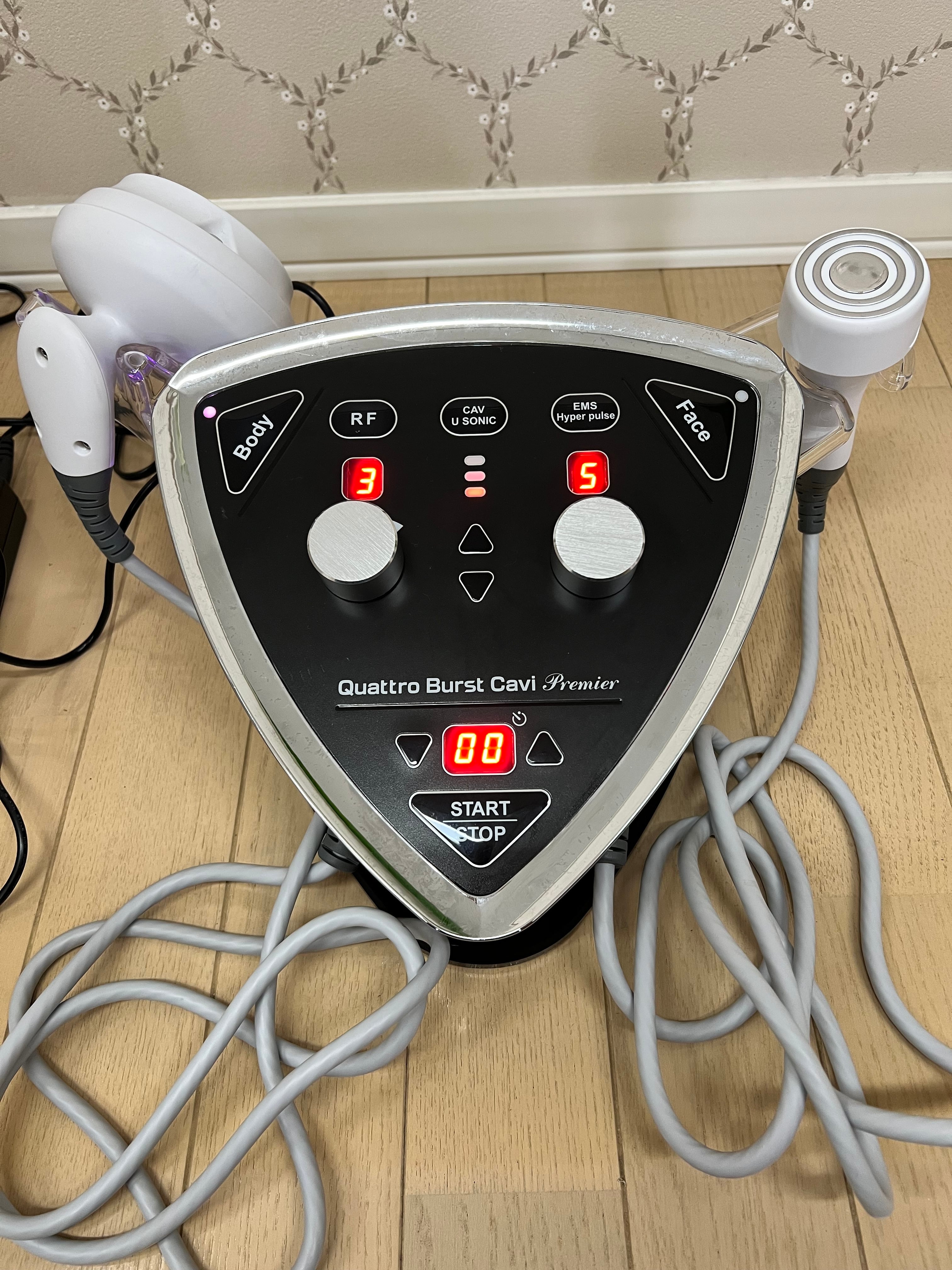 クワトロバーストキャビプレミア キャビテーション EMS RF 美容機器