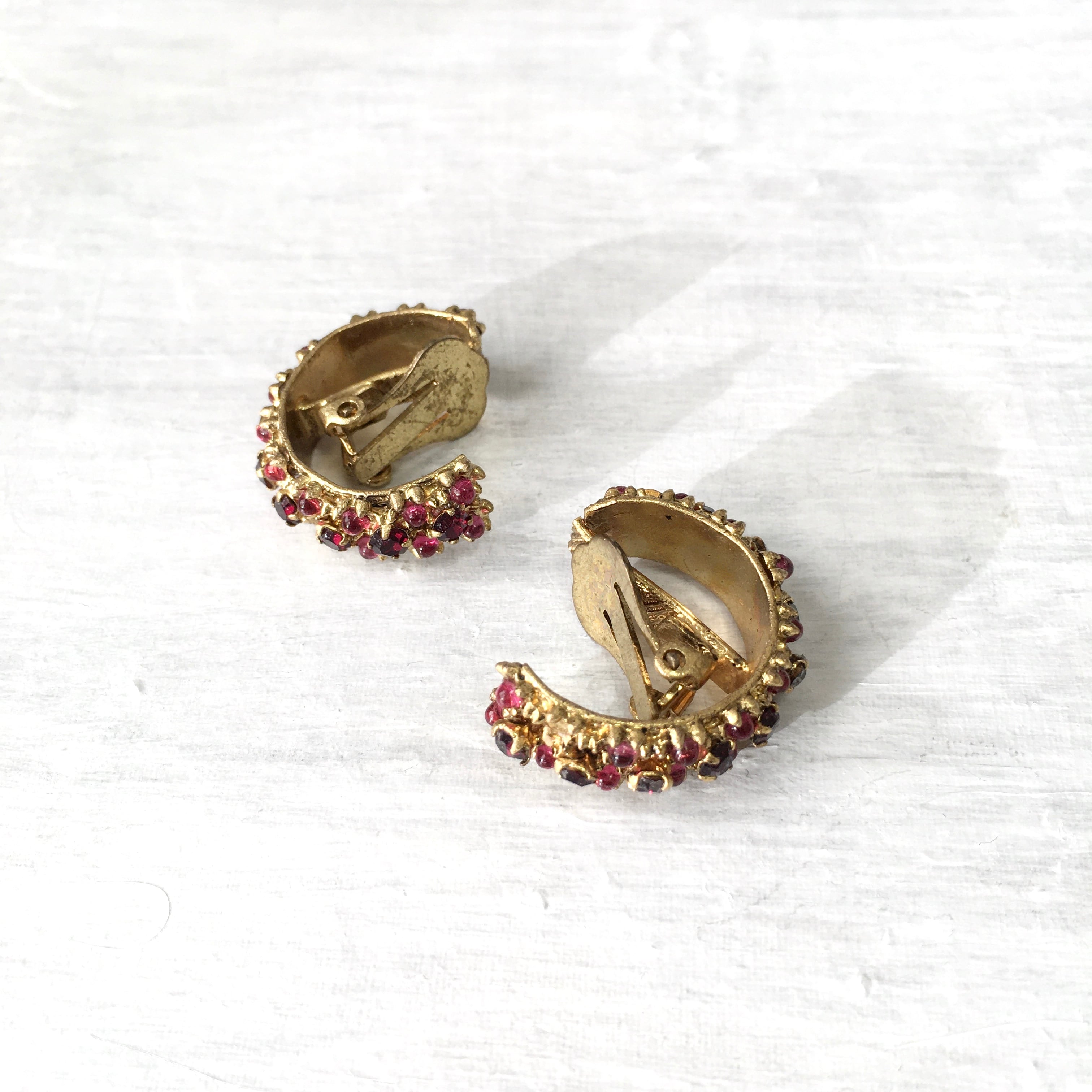 Vintage 70's FRANCE pink red bijou hoop earring フランス ピンク 