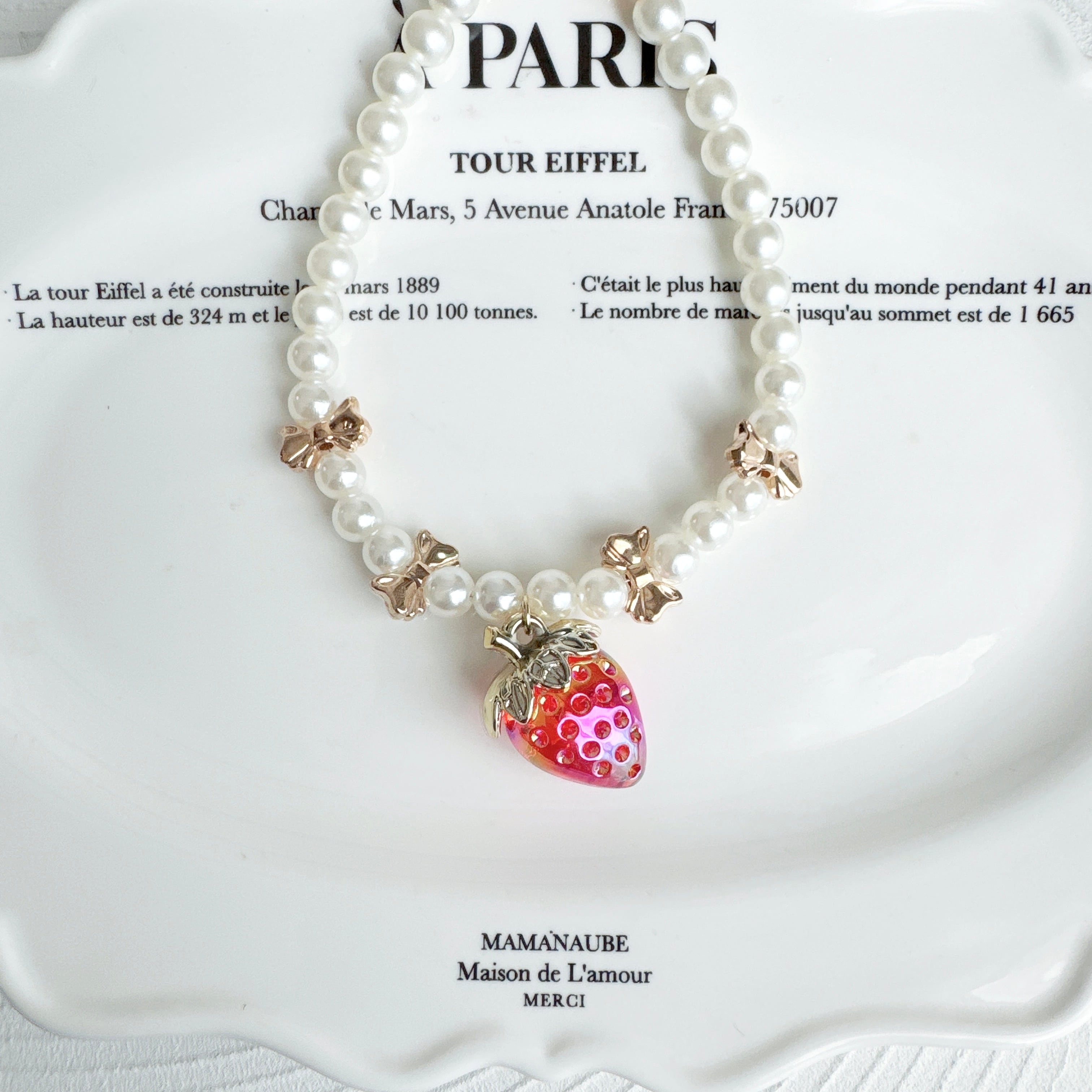 クリアいちごネックレス