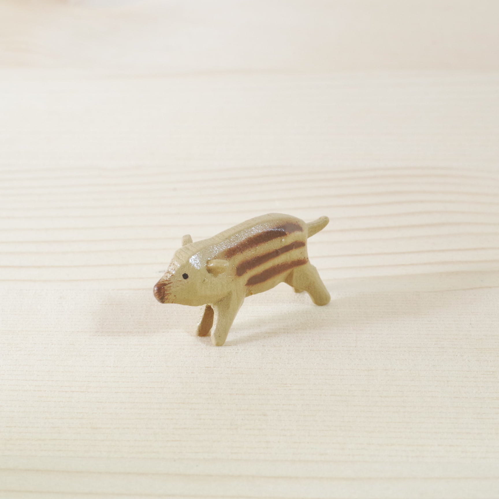 ヴェルナー イノシシの家族 | 木のおもちゃ専門店 おもちゃ箱 イカロス