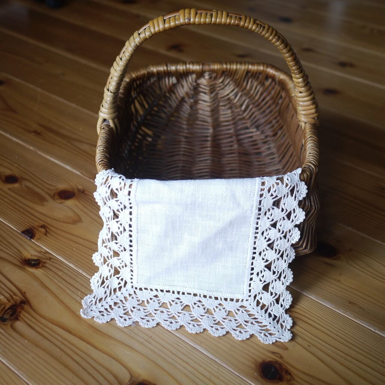 レース編み リネンテーブルセンター オフホワイト