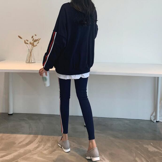 スウェット レディース セットアップ 長袖 レギンス ラウンドネック サイドライン 上下 2点セット 春 秋 ツーピース シンプル ゆったり 動きやすい 大人 カジュアル おしゃれ かっこいい ラフ メンズライク ボーイッシュ おうち時間 ジム 休日 お泊り ダンス ワンサイズ 3色 サイドラインスウェット セットアップ スウェット レギンス 袖あり