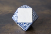 多角形の美しい茶壺