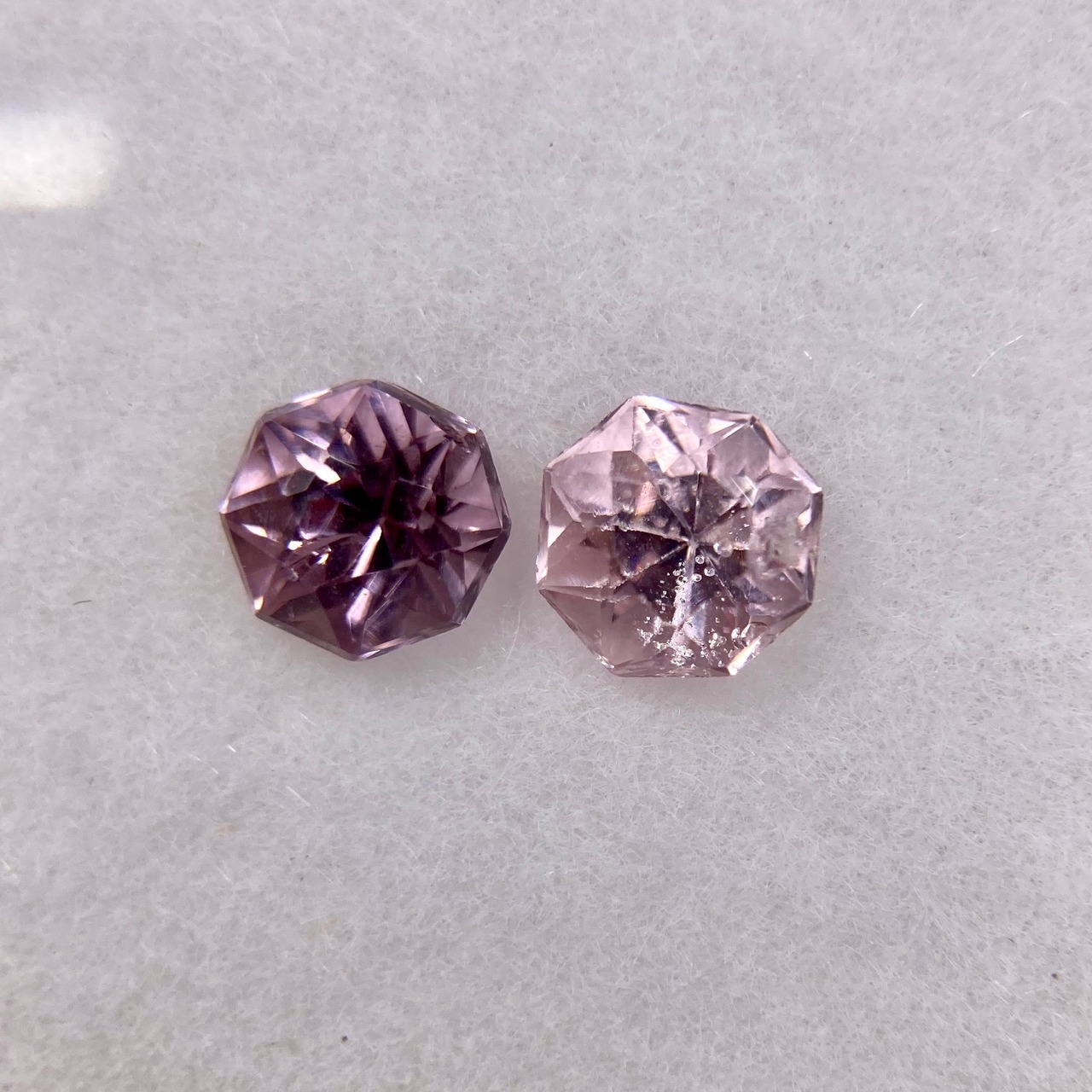 お花みたいなスピネル 訳アリセット 3.8mm-4mm以下 2点セット ⑱