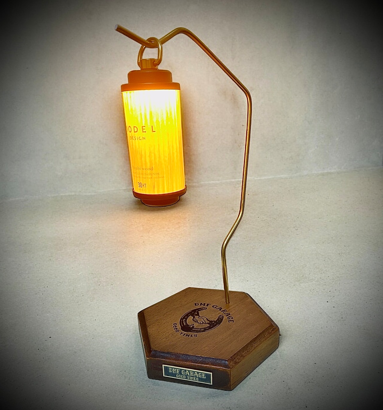 DMF GARAGE シルクスクリーン Hexa(ヘキサ）スタンド／ウォールナットカラー