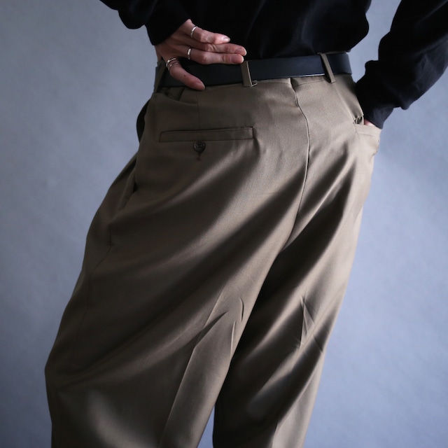 3-tuck tapered silhouette brown-beige wide slacks