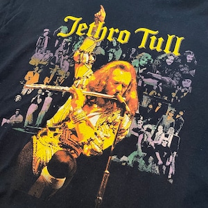 【GILDAN】ジェスロタル 2011年 ツアーTシャツ バンドTシャツ イラスト バックプリント ロックt Jethro Tull US古着 アメリカ古着