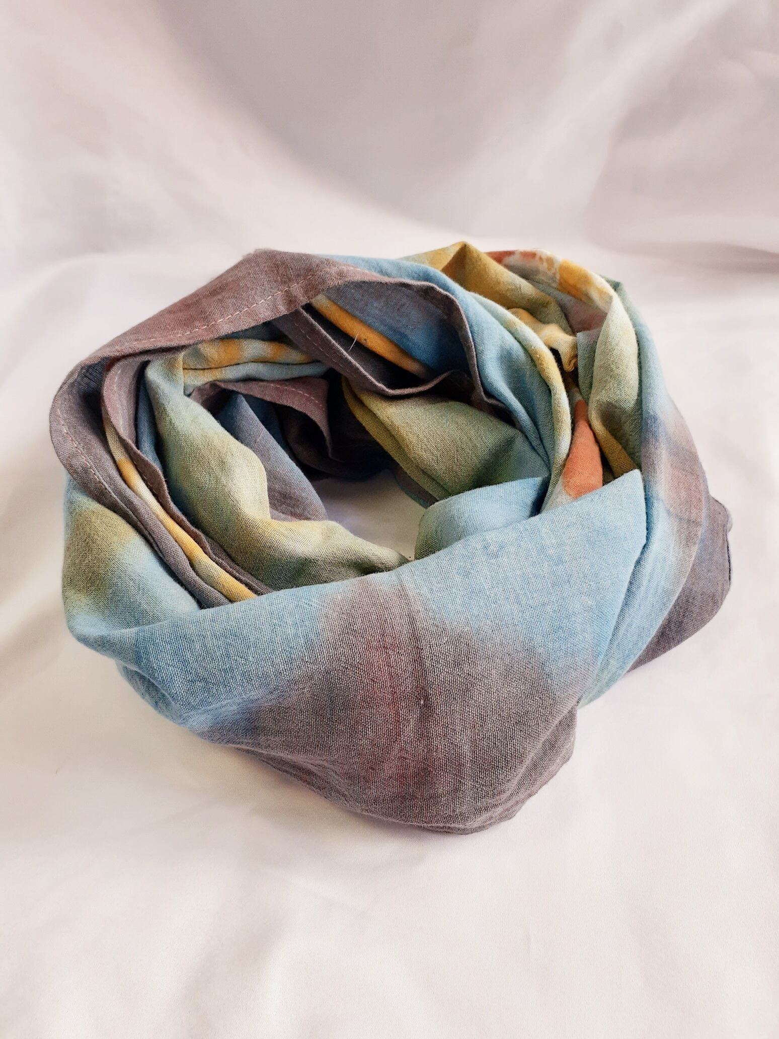 手染めのコットンストール(藍染×ベンガラ染め)