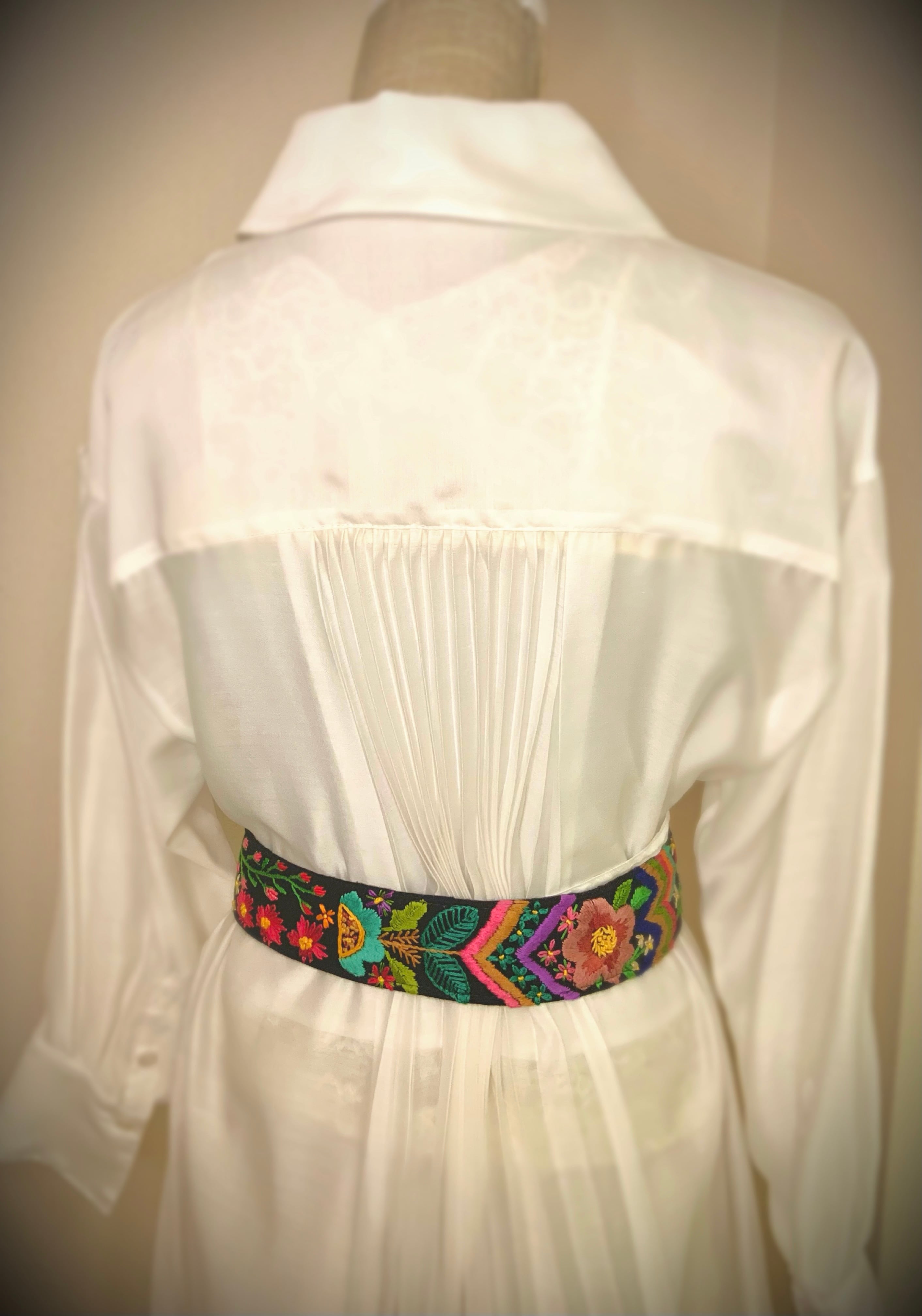 【20％オフ！　手刺繍ベルト１（お花のモチーフ）】