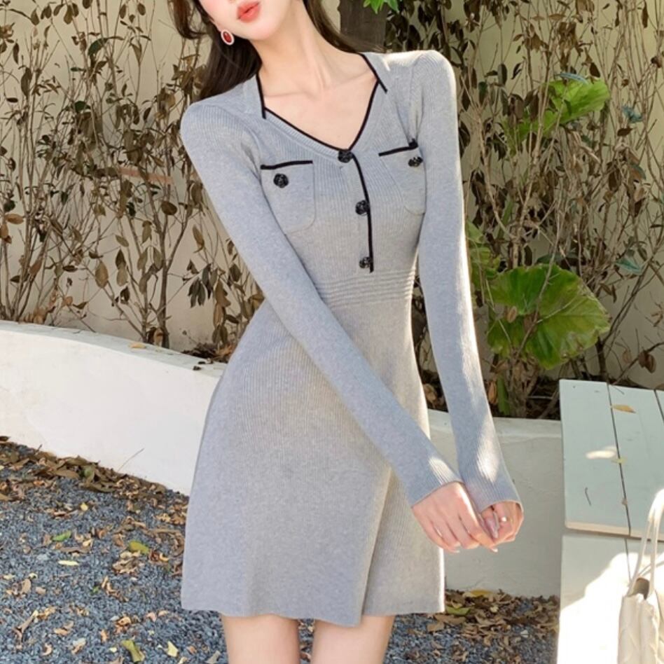 バイカラーダイヤネックフラワーボタンニットワンピース