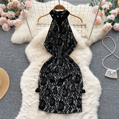 ドレス ワンピース レース ミニ丈 ホルターネック 花柄 大人可愛い こなれ感 きれいめ 春秋 お呼ばれ お出かけ 女子会 ハイウエスト