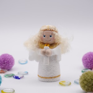 682 エストニア/ハンドメイドフィギュア 天使 蝋燭持ち