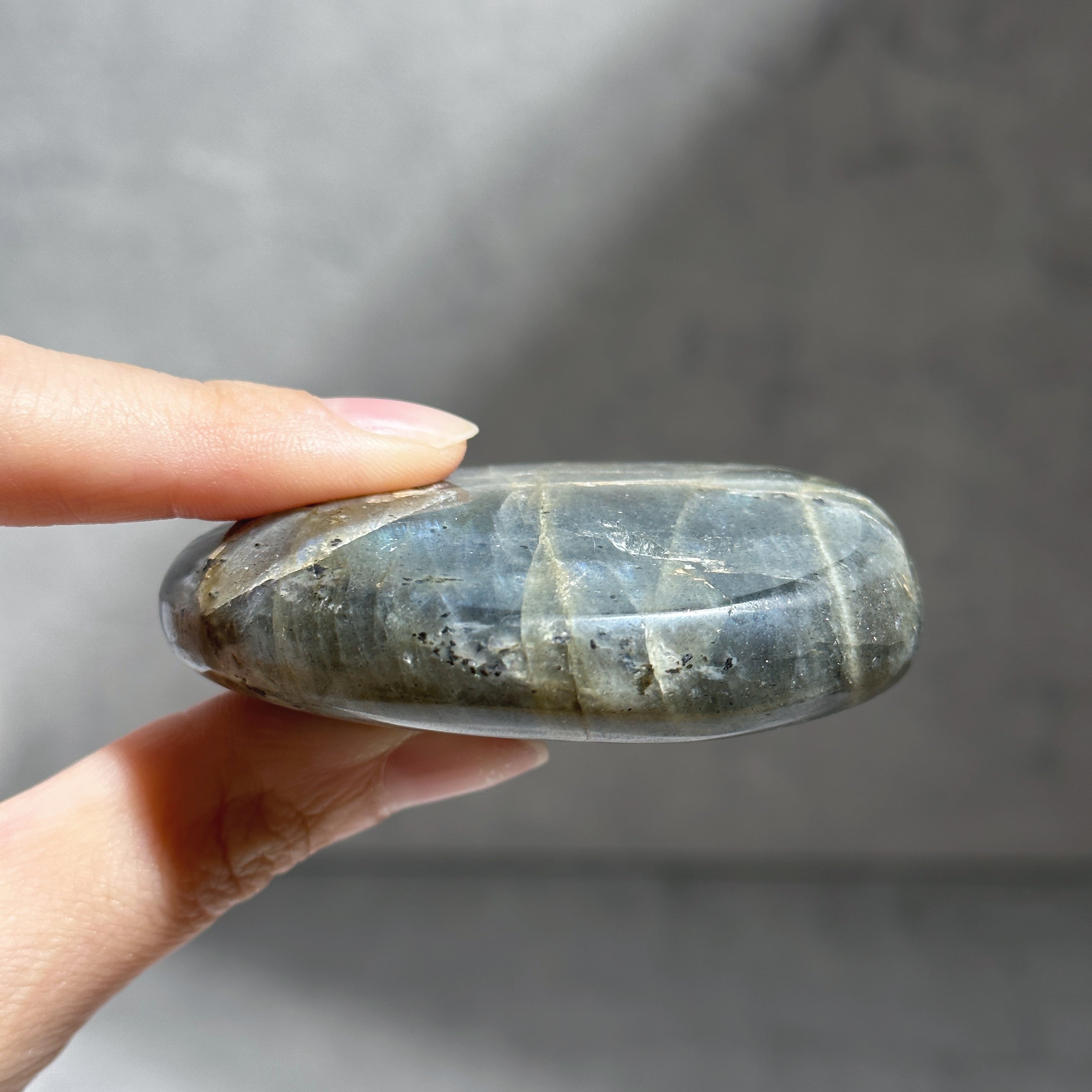 グレーのラブラドライト パームストーン12◇ Labradorite palm