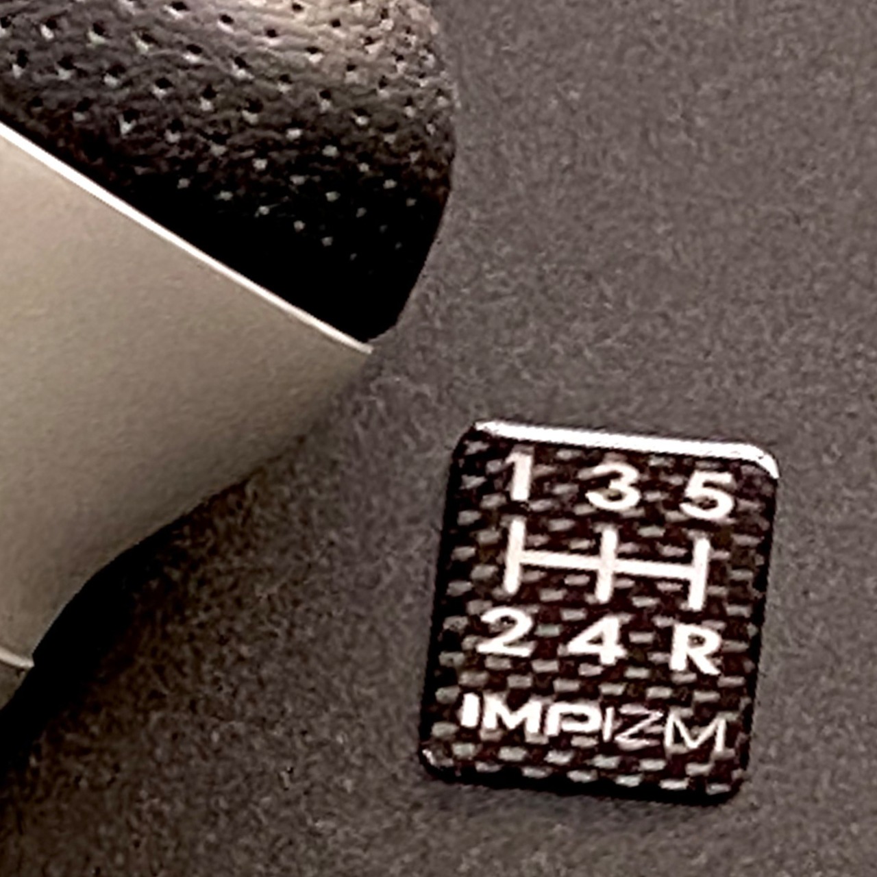 シフトパターン エンブレム『IMPIZM』5MT