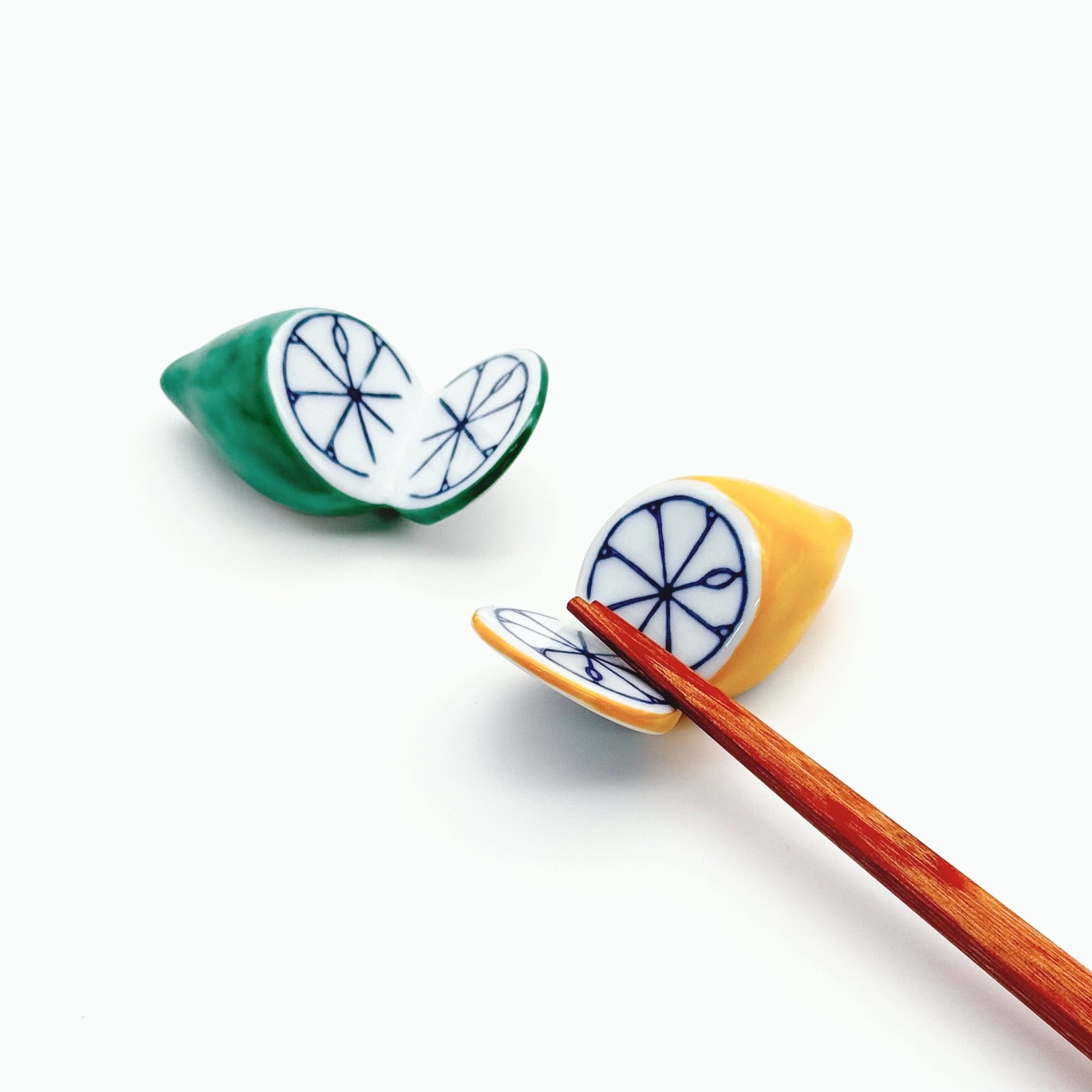 マ*ル様 円形蓋付き陶器 緑色模様 マ*ル様 円形蓋付き陶器 緑色模様 マ*ル様 円形蓋