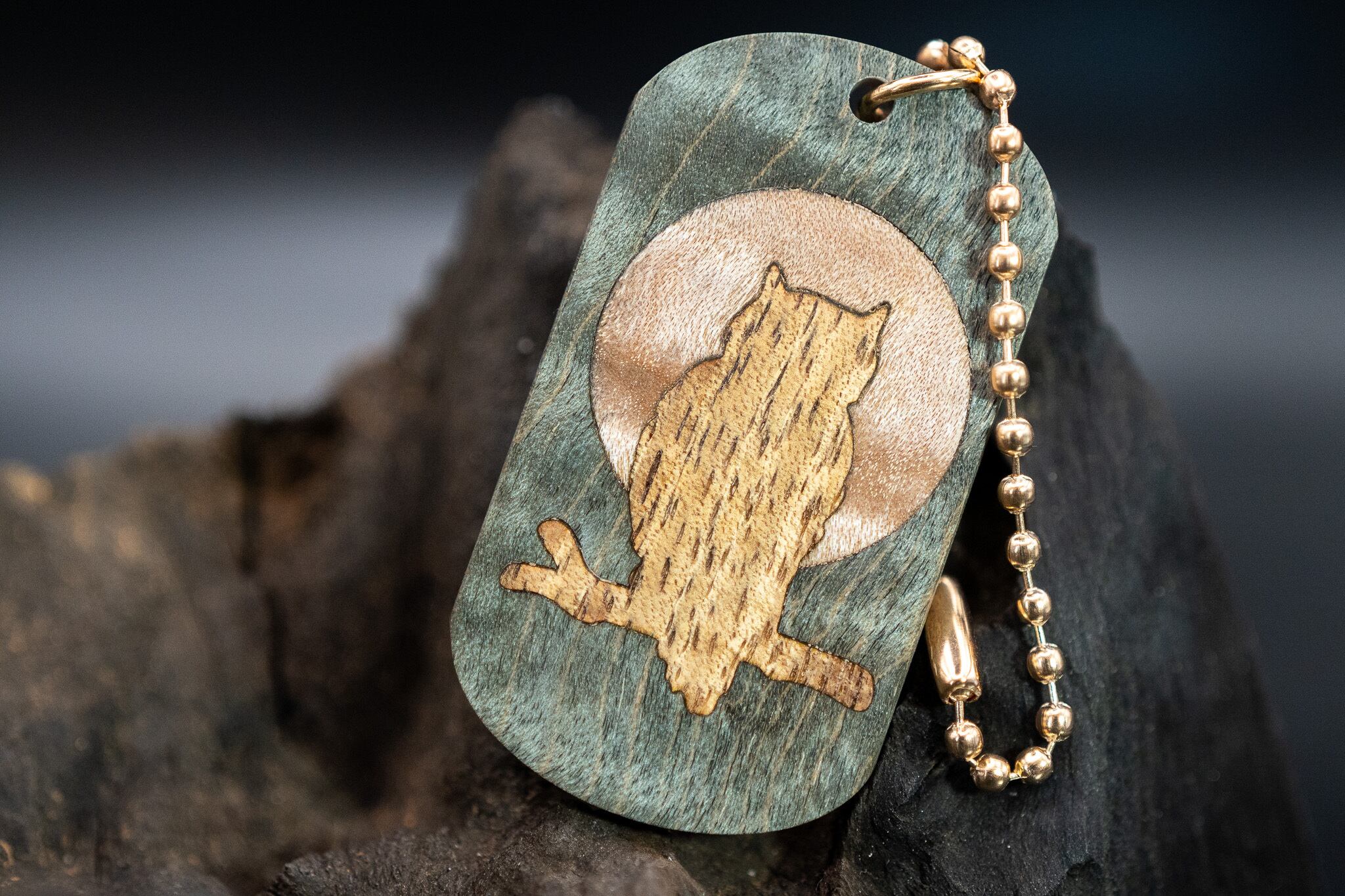 【寂濤利】(さとり) スタビライズウッド 楓 縮杢 ドッグタグ 象嵌 夜とミミズク